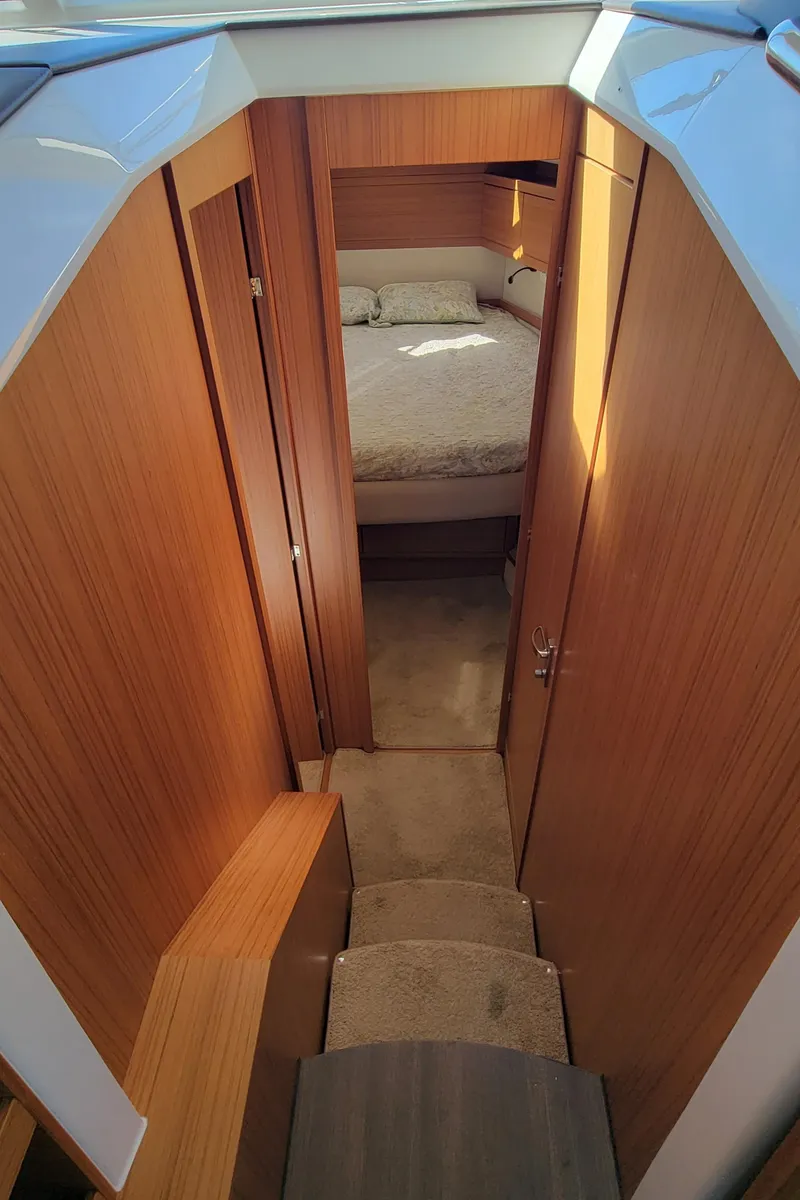 Slide: The Image of Greenline 40 Hybrid 2022 - 90