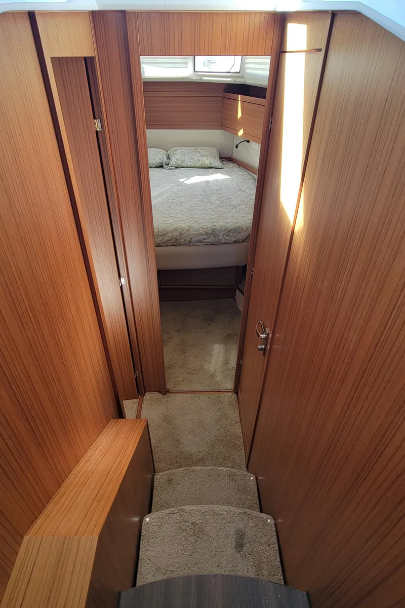 Slide: The Image of Greenline 40 Hybrid 2022 - 91