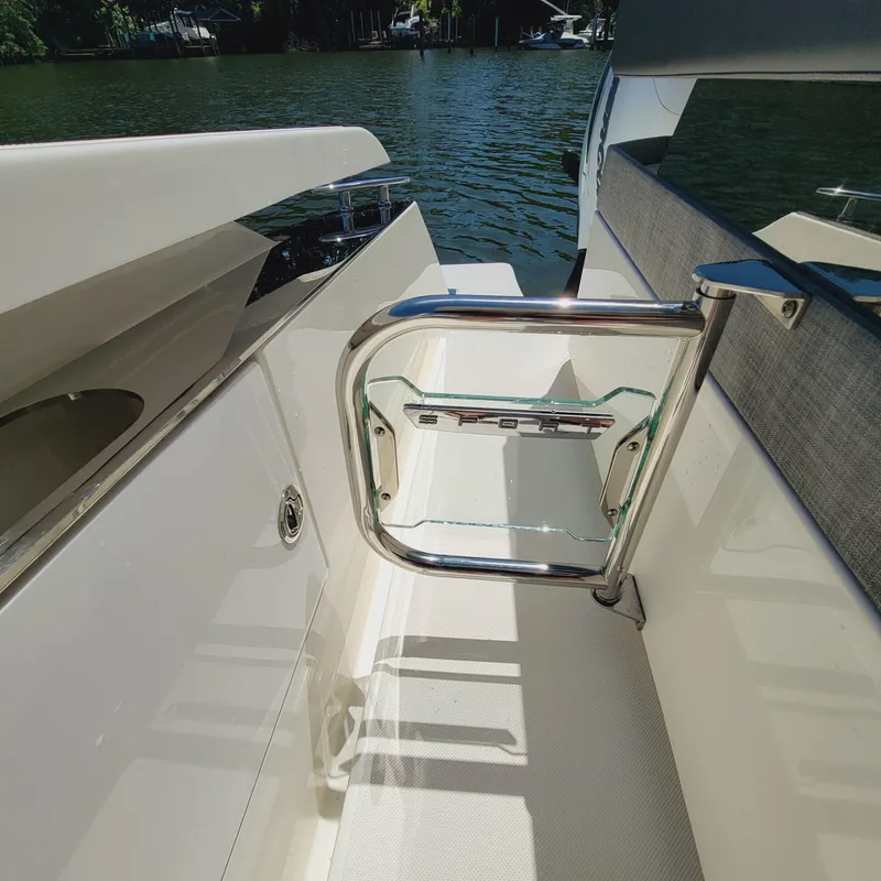 Slide: The Image of Tiara 38 LS 2021 - 53