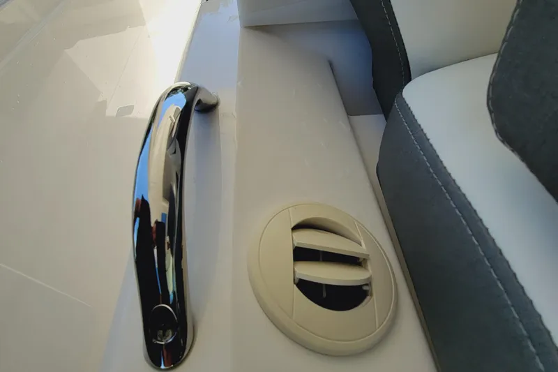 Slide: The Image of Tiara 38 LS 2021 - 65