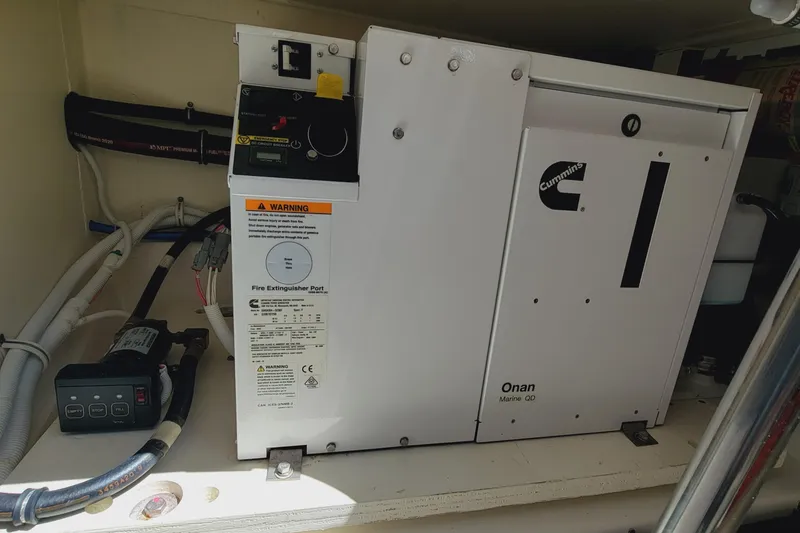 Slide: The Image of Tiara 38 LS 2021 - 67