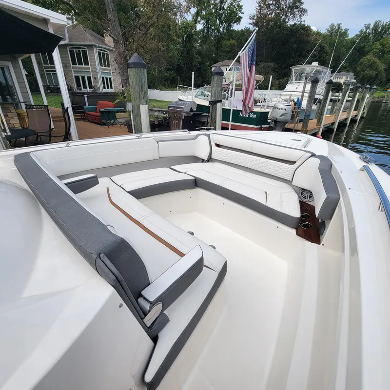 Slide: The Image of Tiara 38 LS 2021 - 81