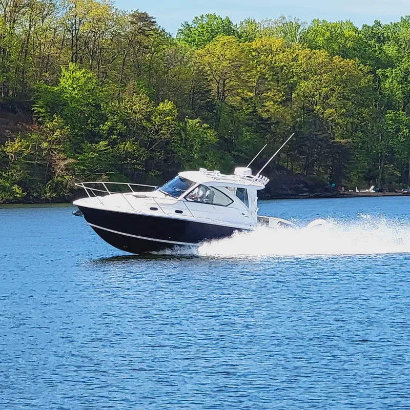 Slide: The Image of Pursuit OS 325 Offshore 2023 - 55