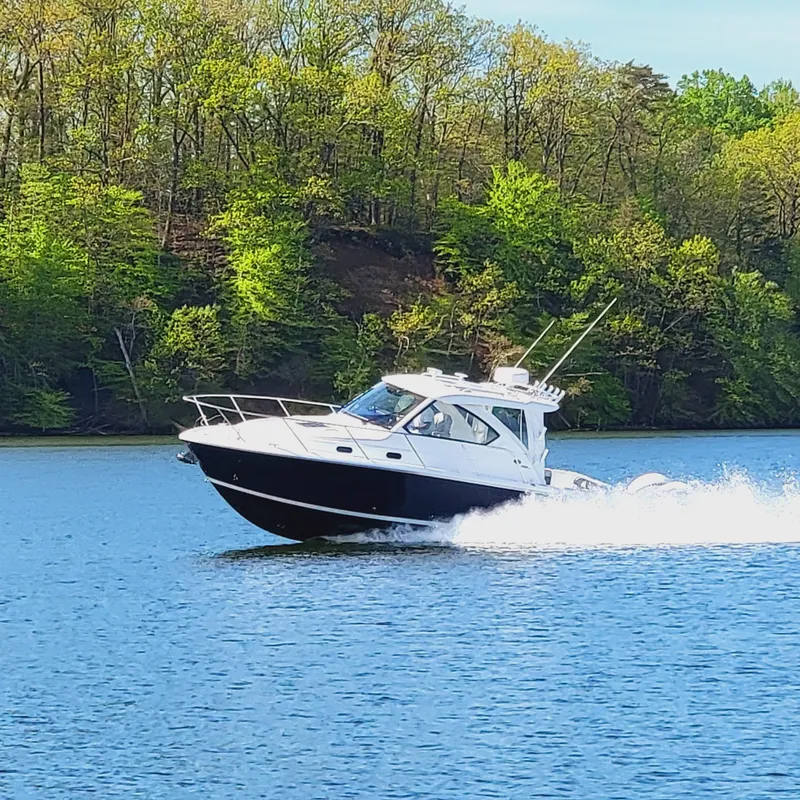 Slide: The Image of Pursuit OS 325 Offshore 2023 - 56