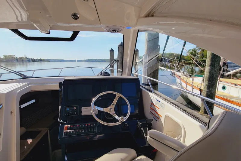 Slide: The Image of Pursuit OS 325 Offshore 2023 - 62