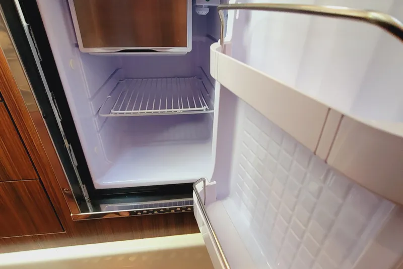 Slide: The Image of Pursuit OS 325 Offshore 2023 - 70