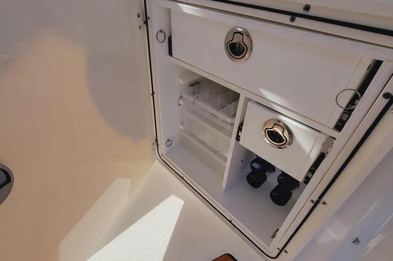 Slide: The Image of Pursuit OS 325 Offshore 2023 - 77