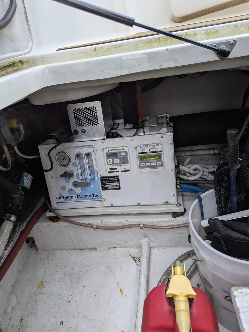 Slide: The Image of Engine room of 2002 Bayliner 4087 Aft Cabin Motoryacht with marine equipment. - 44