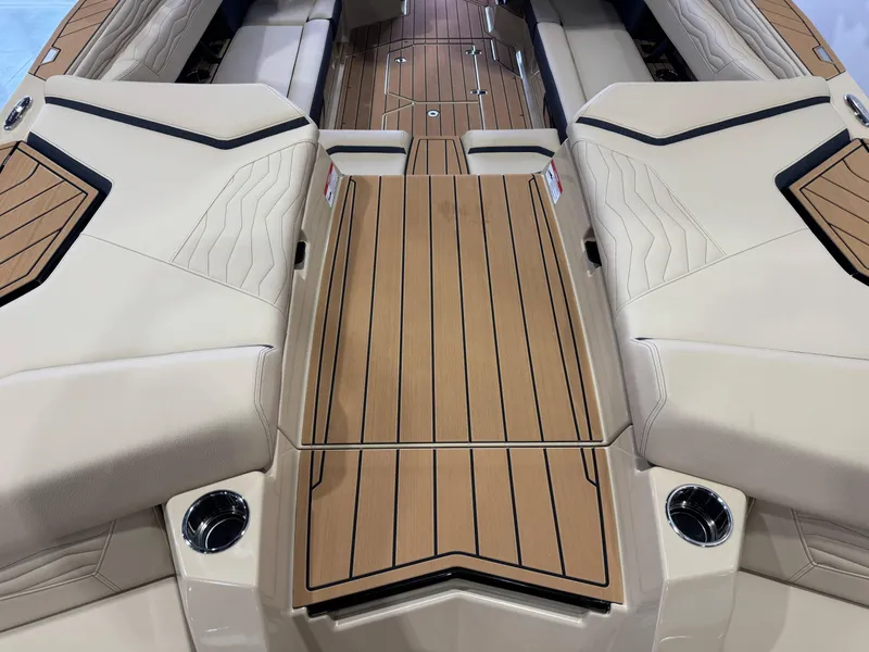 Slide: The Image of Nautique Super Air Nautique G25 2025 - 10