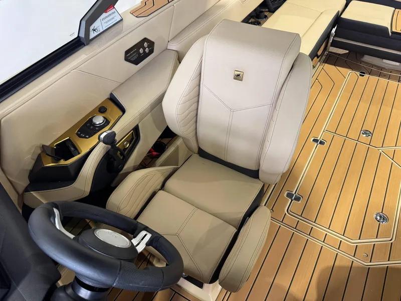 Slide: The Image of Nautique Super Air Nautique G25 2025 - 21