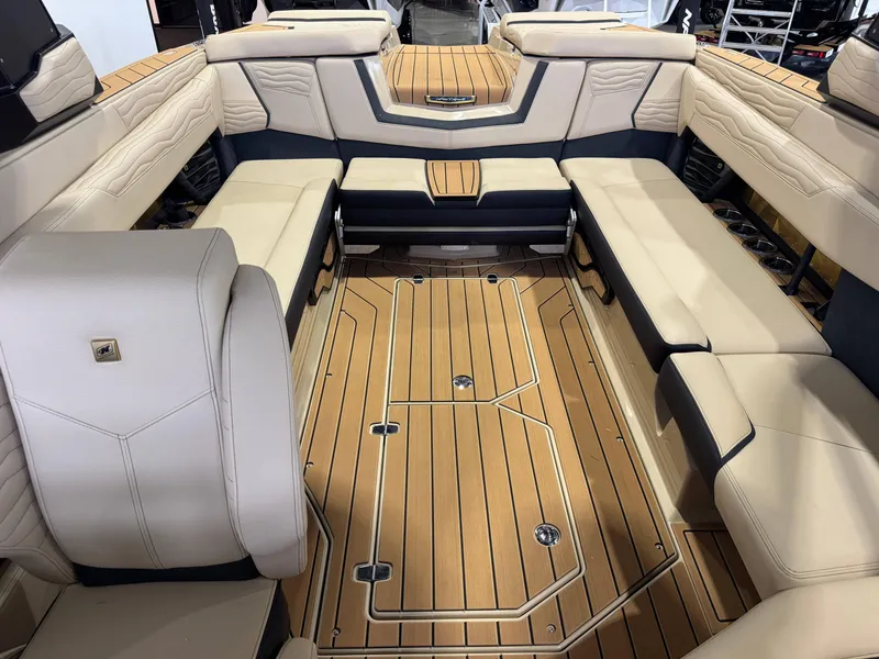 Slide: The Image of Nautique Super Air Nautique G25 2025 - 22