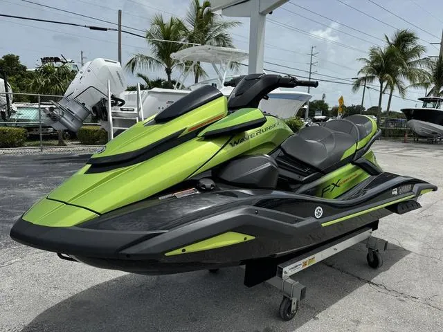 Slide: The Image of Yamaha FX Cruiser SVHO 2024 - 4