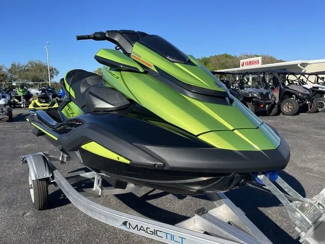 Slide: The Image of Yamaha FX Cruiser SVHO 2024 - 3