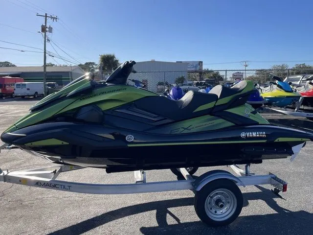 Slide: The Image of Yamaha FX Cruiser SVHO 2024 - 6