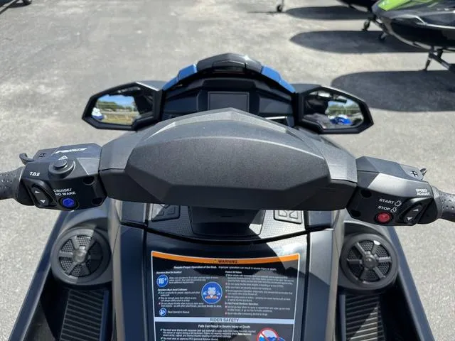 Slide: The Image of Yamaha VX® Deluxe with Audio 2024 - 10