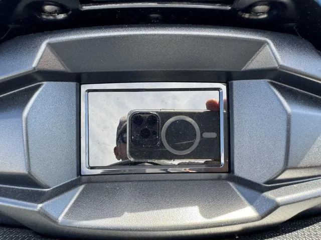 Slide: The Image of Yamaha VX® Deluxe with Audio 2024 - 15