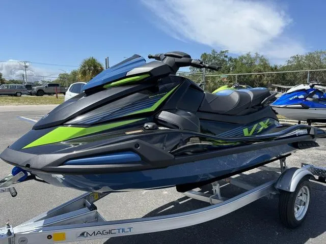 Slide: The Image of Yamaha VX® Deluxe with Audio 2024 - 4