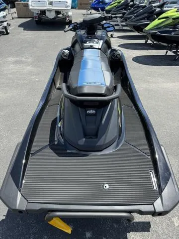 Slide: The Image of Yamaha VX® Deluxe with Audio 2024 - 7