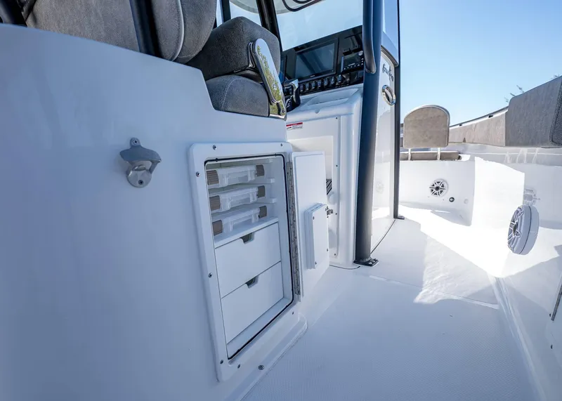 Slide: The Image of Sea Hunt Gamefish 27 Forward Seating 2025 - 22