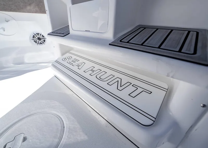 Slide: The Image of Sea Hunt Gamefish 27 Forward Seating 2025 - 23