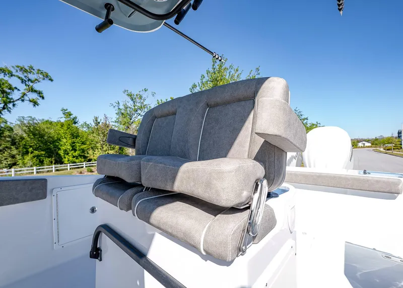 Slide: The Image of Sea Hunt Gamefish 27 Forward Seating 2025 - 31