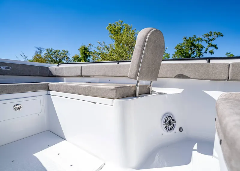 Slide: The Image of Sea Hunt Gamefish 27 Forward Seating 2025 - 38