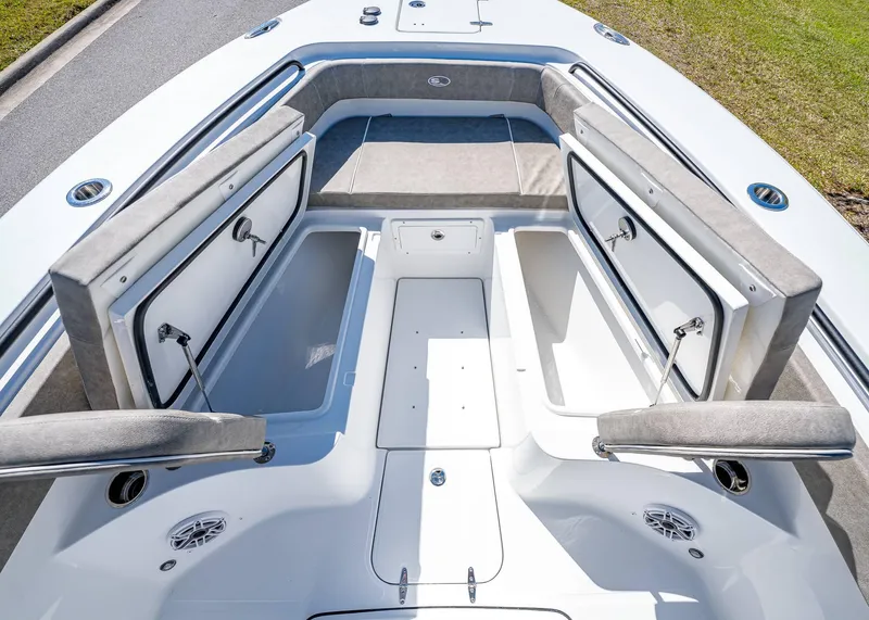 Slide: The Image of Sea Hunt Gamefish 27 Forward Seating 2025 - 40
