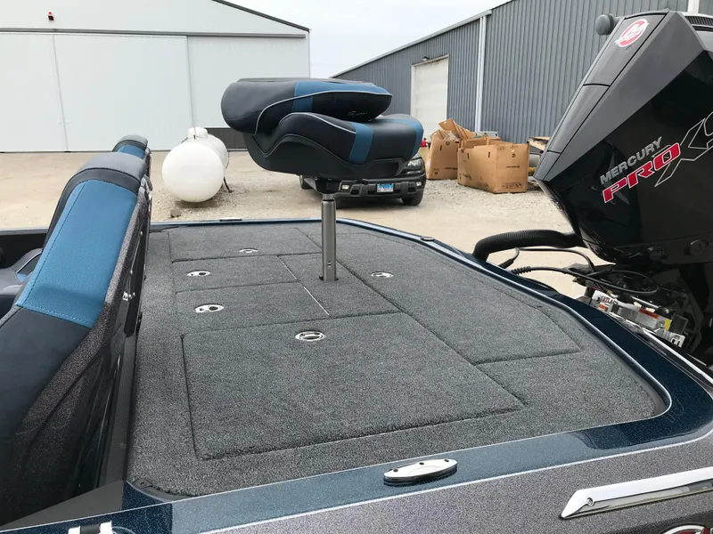 Slide: The Image of 2025 Ranger Z519 Garmin Ranger Cup boat interior with advanced controls and seating. - 10