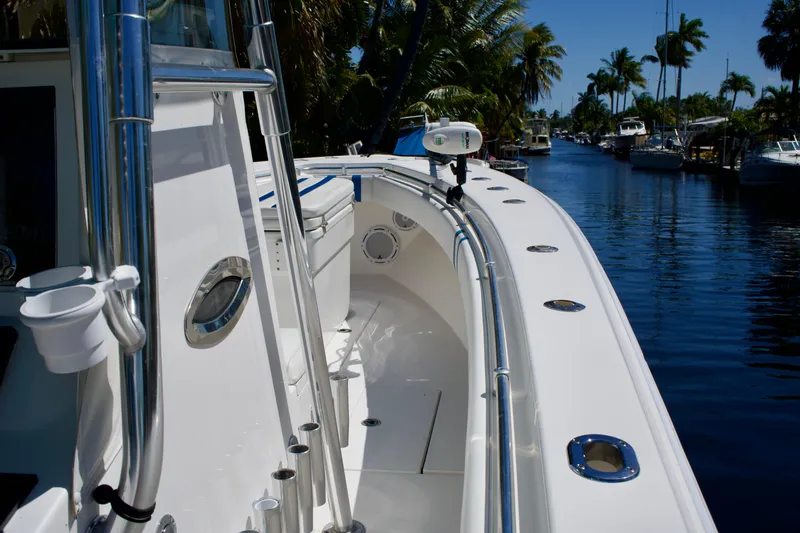 Slide: The Image of Contender 32 MH3 - Rod Holders - 17