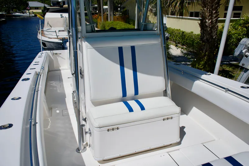 Slide: The Image of Contender 32 MH3 - Contender 32 MH3 - Forward Facing Seat - 19