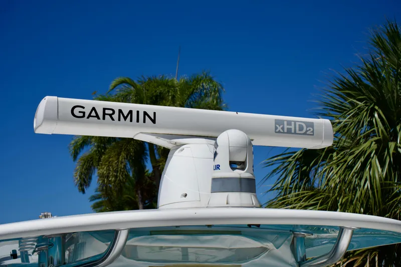 Slide: The Image of Contender 32 MH3 - Radar - 20