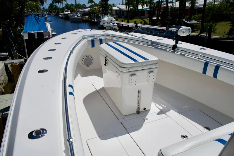 Slide: The Image of Contender 32 MH3 - Coffin Box - 24