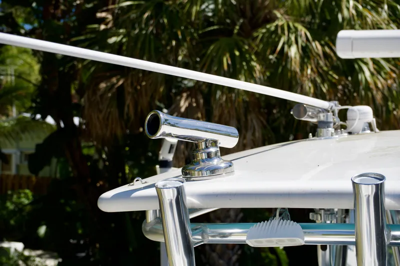 Slide: The Image of Contender 32 MH3 - T-Top with Rod Holders - 28