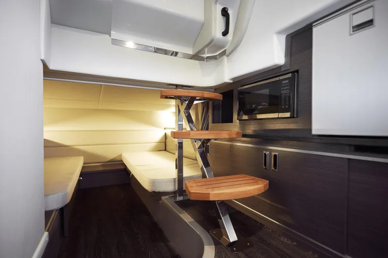 Slide: The Image of Sea Ray 320 Sundancer 2025 - 24