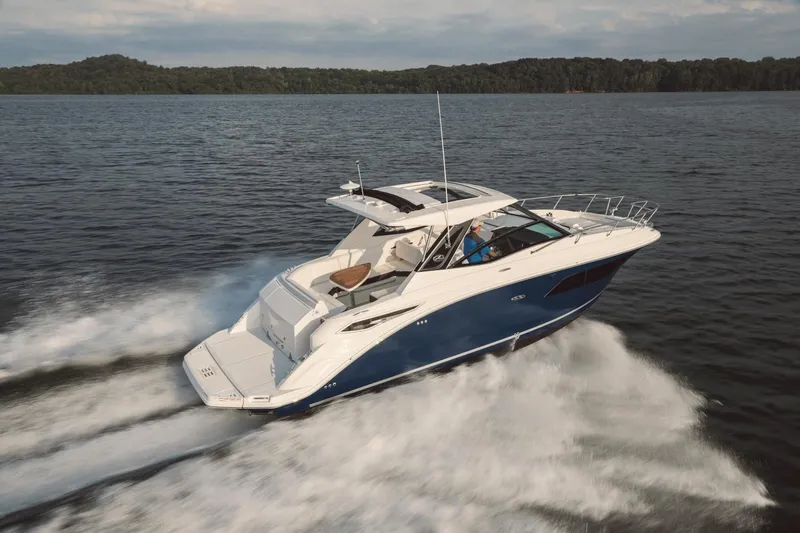 Slide: The Image of Sea Ray 320 Sundancer 2025 - 65