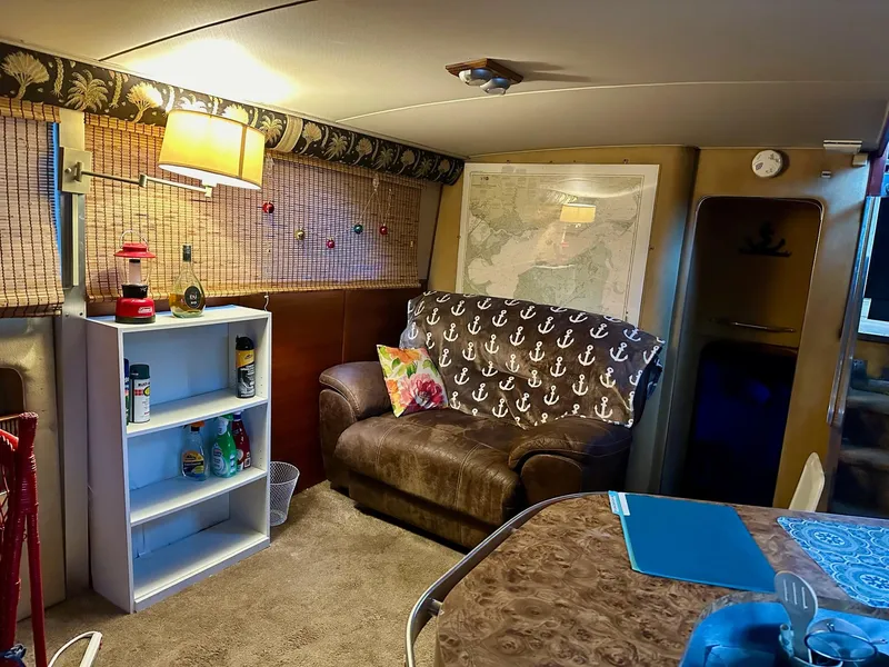 Slide: The Image of Chris-Craft 410 Commander 1983 - 11