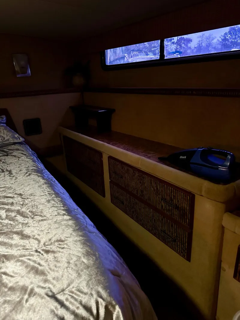 Slide: The Image of Chris-Craft 410 Commander 1983 - 5