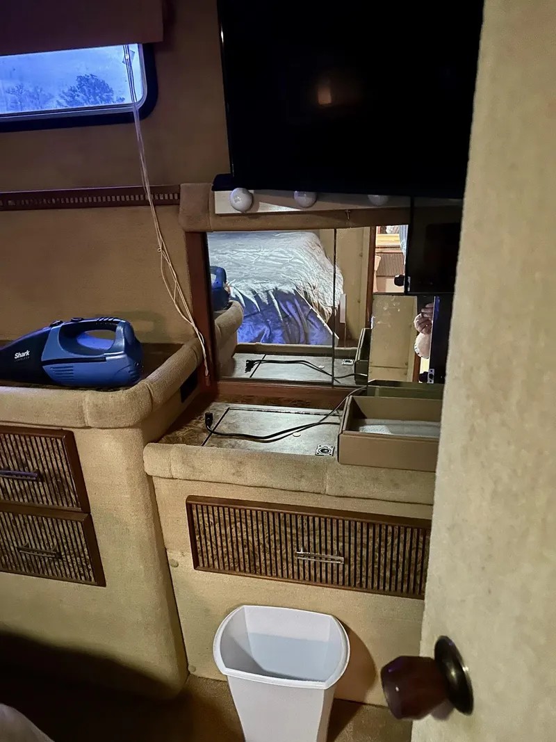 Slide: The Image of Chris-Craft 410 Commander 1983 - 6