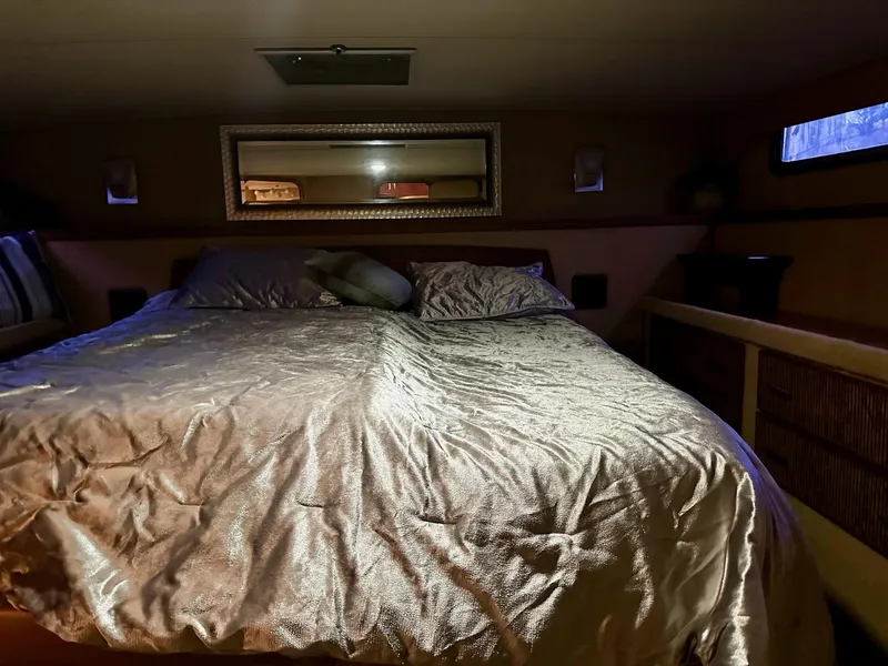 Slide: The Image of Chris-Craft 410 Commander 1983 - 7