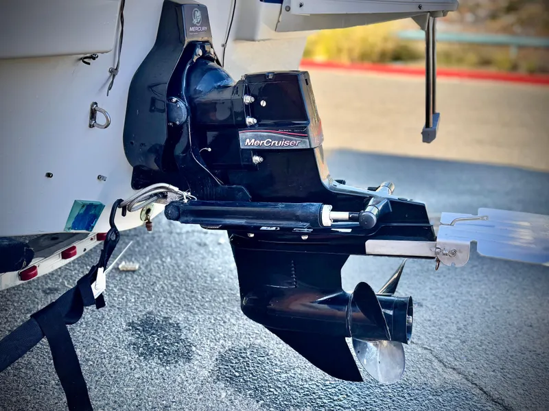 Slide: The Image of 2007 Bayliner 192 Cuddy Discovery with MerCruiser engine, rear view. - 6