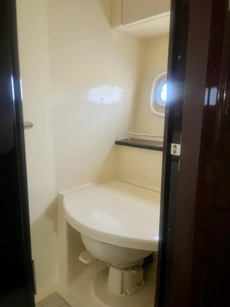 Slide: The Image of Sea Ray 4300 Sundancer 2009 - 19