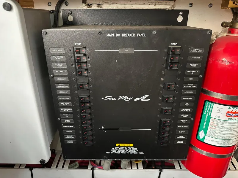 Slide: The Image of Sea Ray 4300 Sundancer 2009 - 24