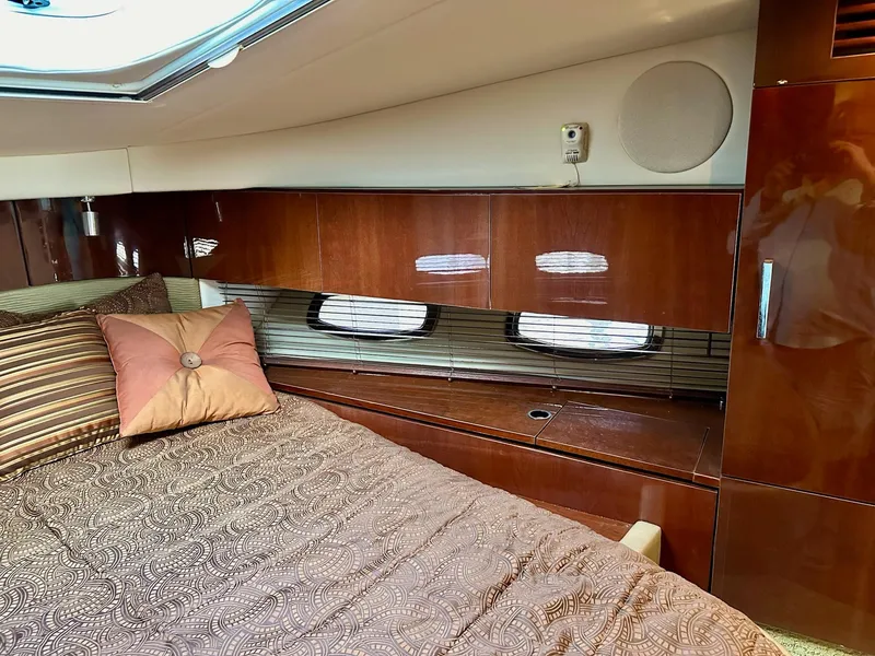 Slide: The Image of Sea Ray 4300 Sundancer 2009 - 33