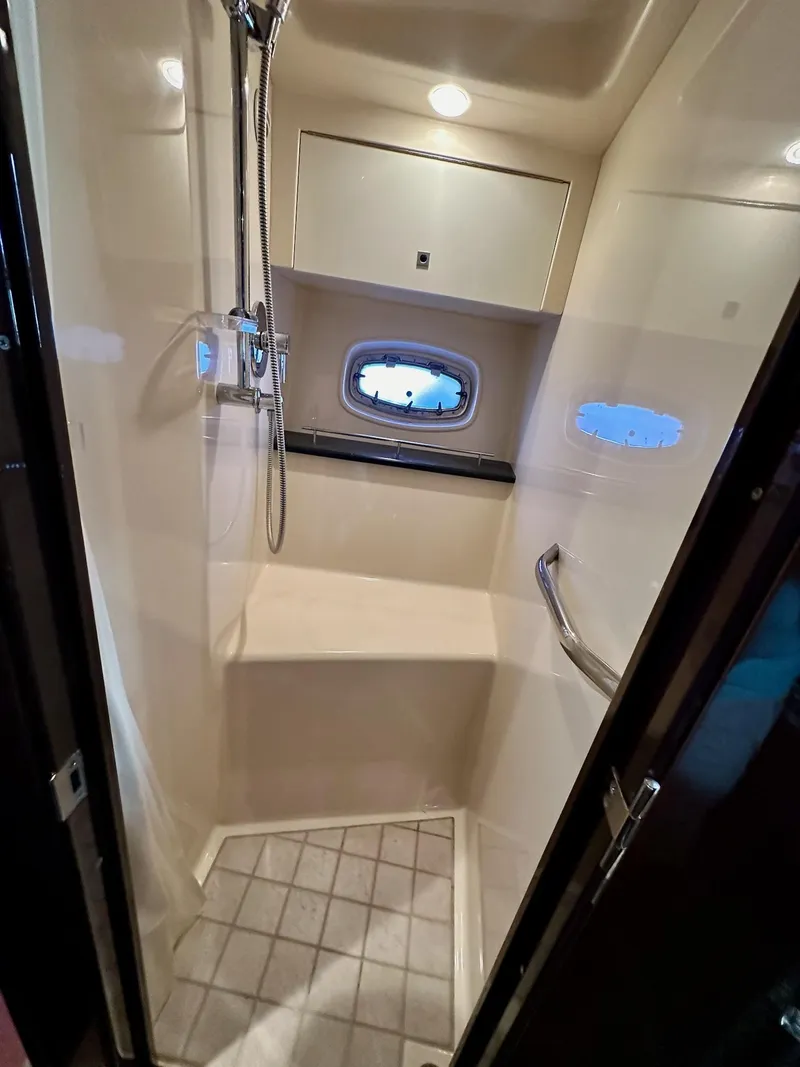 Slide: The Image of Sea Ray 4300 Sundancer 2009 - 37