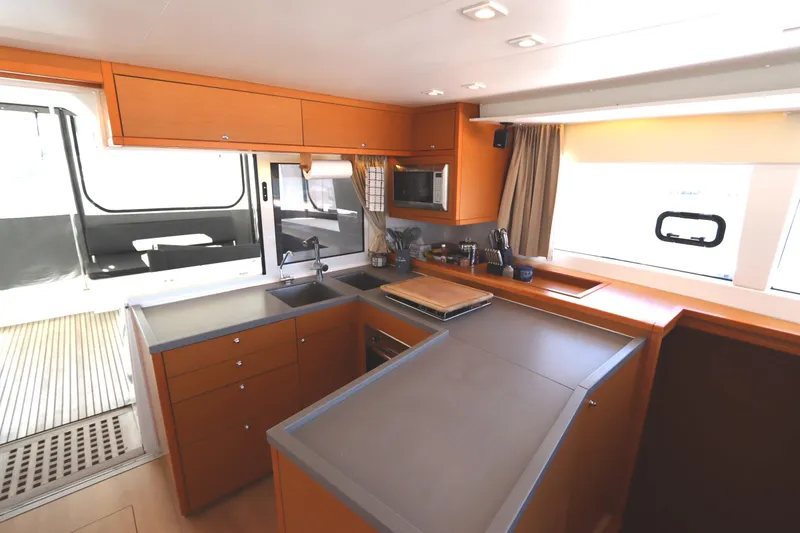 Slide: The Image of Lagoon 450 F 2017 - 70