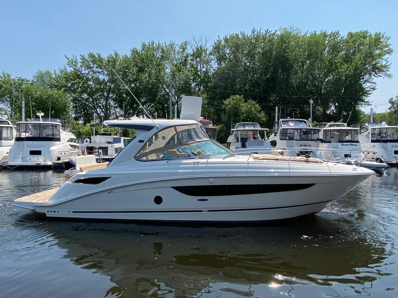 Slide: The Image of Sea Ray Sundancer 350 2018 - 63