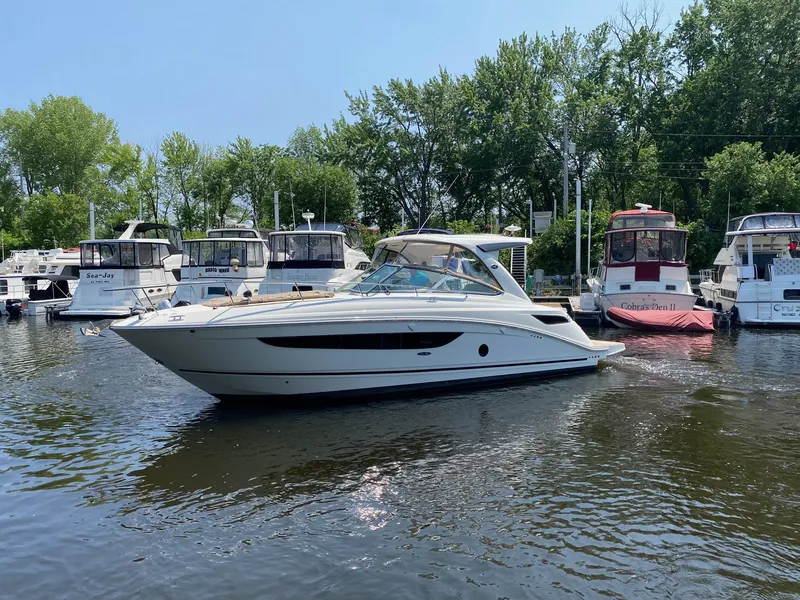 Slide: The Image of Sea Ray Sundancer 350 2018 - 65