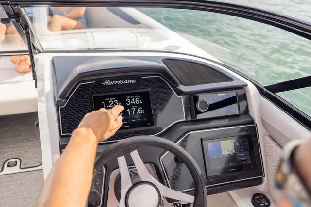 Slide: The Image of Hurricane SunDeck 2600 OB 2025 - 18