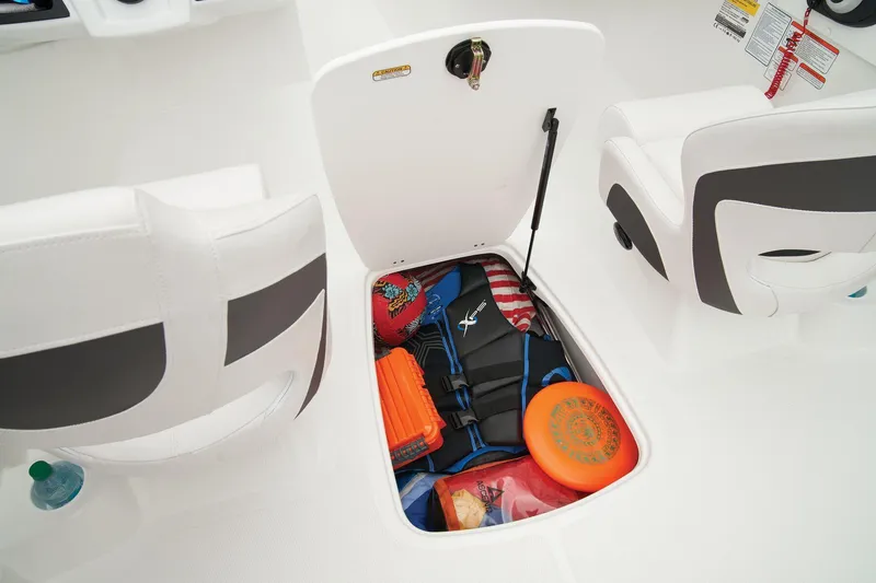 Slide: The Image of Tahoe 200 S 2025 - 38