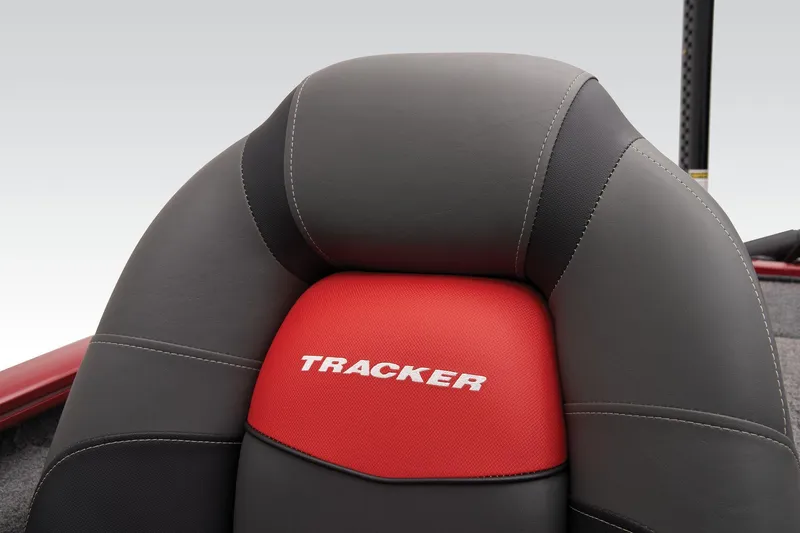 Slide: The Image of Tracker Savage 215 2025 - 41